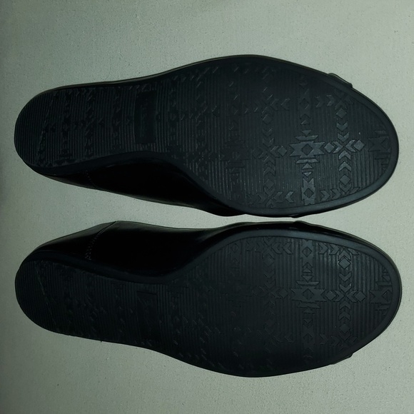 Zodiac Sadie Slip On Flats Size 8.5M - Picture 6 of 6